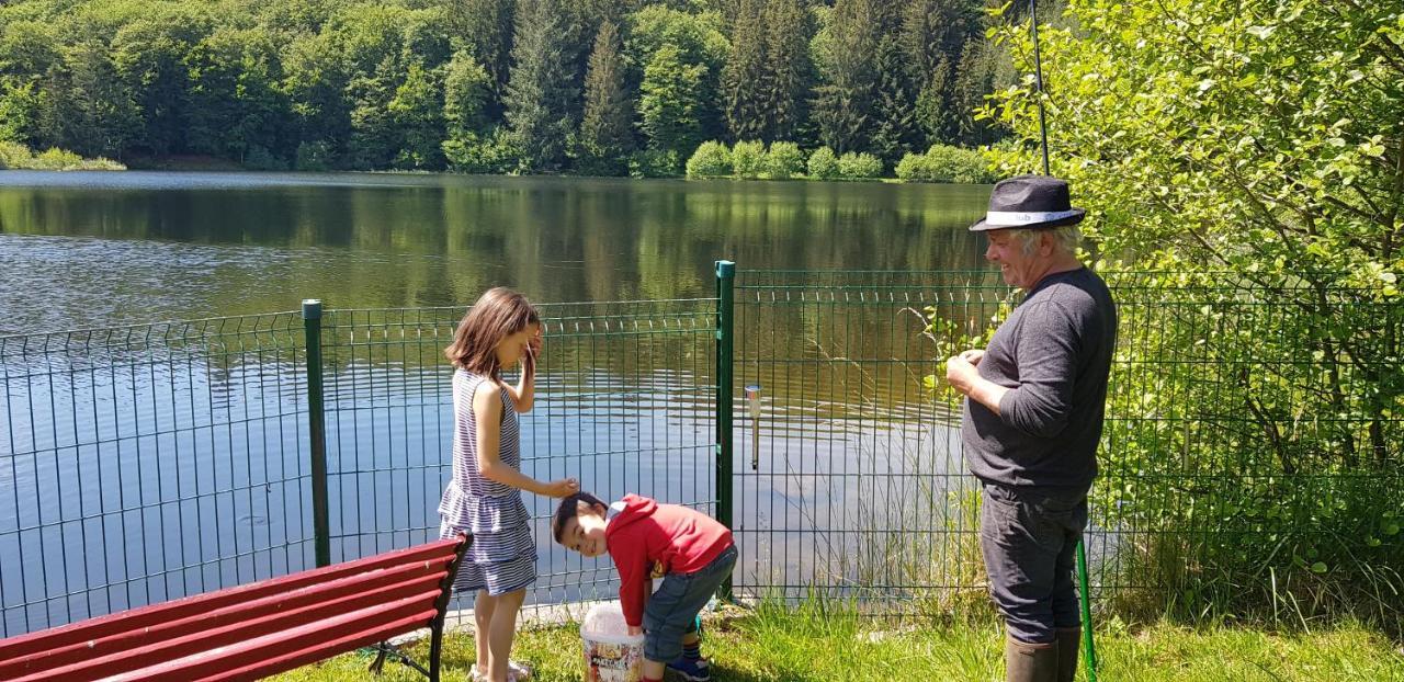 Le Lac Des Moines Condat  Екстериор снимка