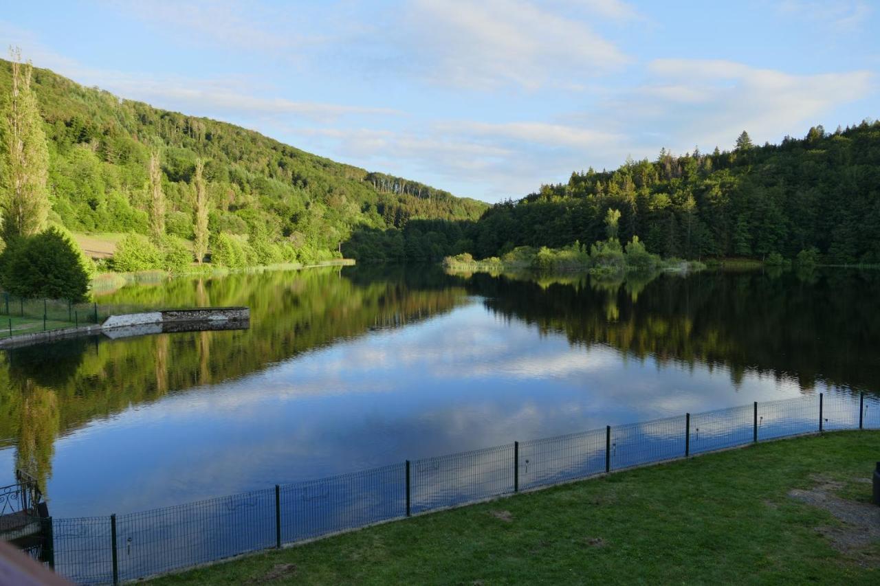Le Lac Des Moines Condat  Екстериор снимка