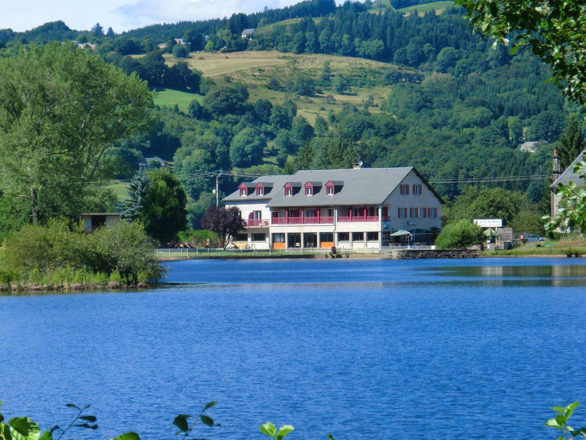Le Lac Des Moines Condat  Екстериор снимка